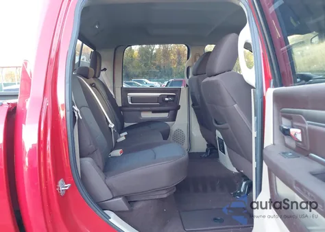 2014 Ram 2500 Big Horn z USA, uszkodzony, nr VIN 3C6UR5JL2EG244093